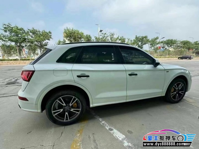 21年奥迪Q5轿车抵押车出售