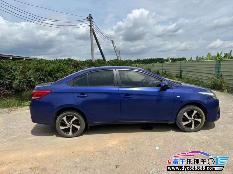 18年丰田致享轿车抵押车出售