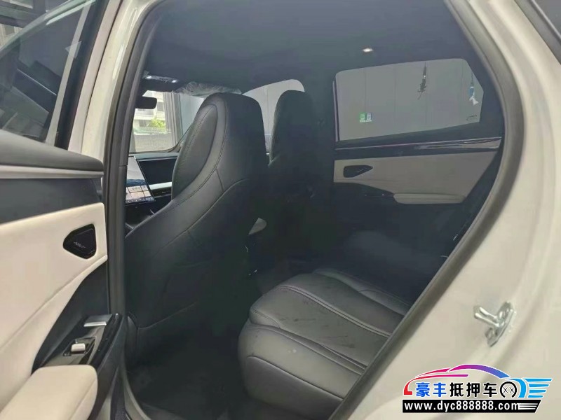 24年吉利银河L7轿车抵押车出售