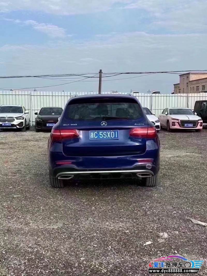 17年奔驰GLC轿车抵押车出售