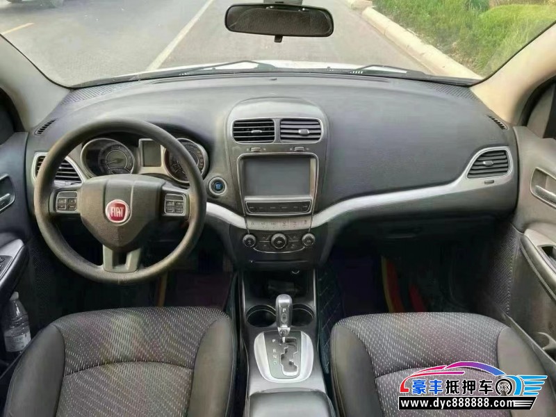 13年菲亚特菲跃轿车抵押车出售