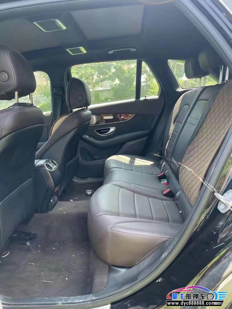 19年奔驰GLC轿车抵押车出售