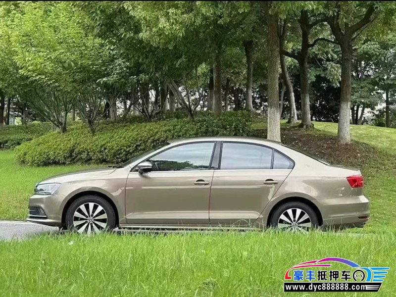 18年大众速腾轿车抵押车出售