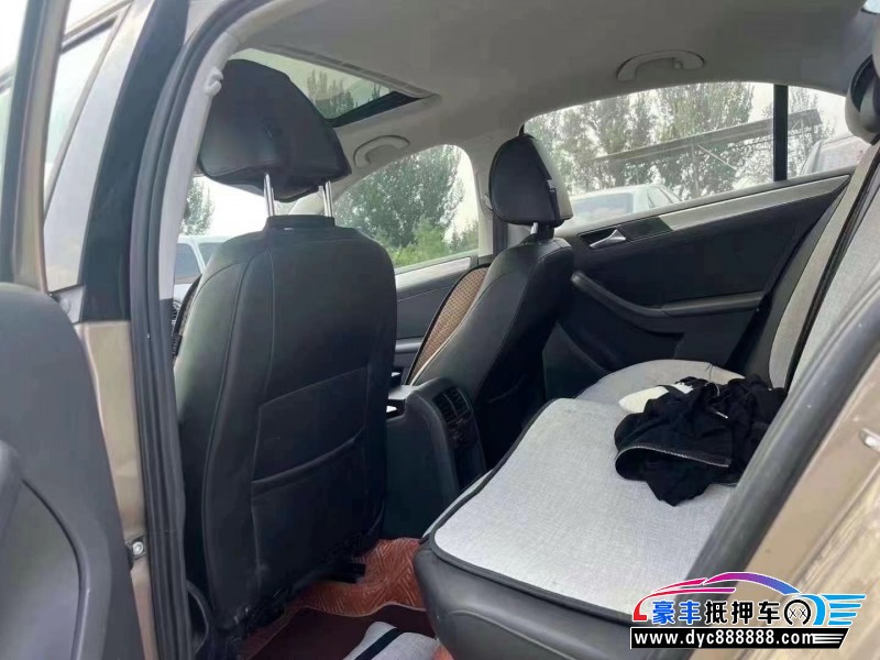 14年大众速腾轿车抵押车出售