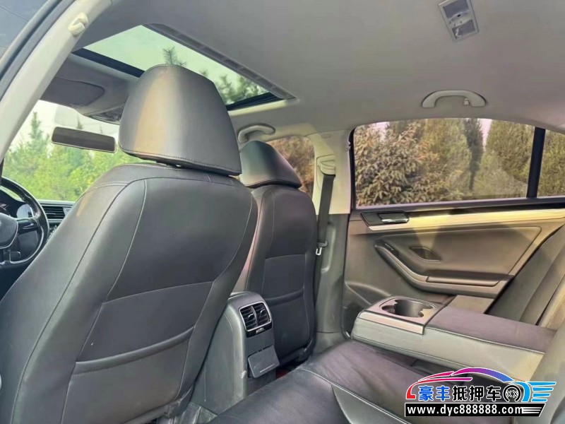 16年大众速腾轿车抵押车出售