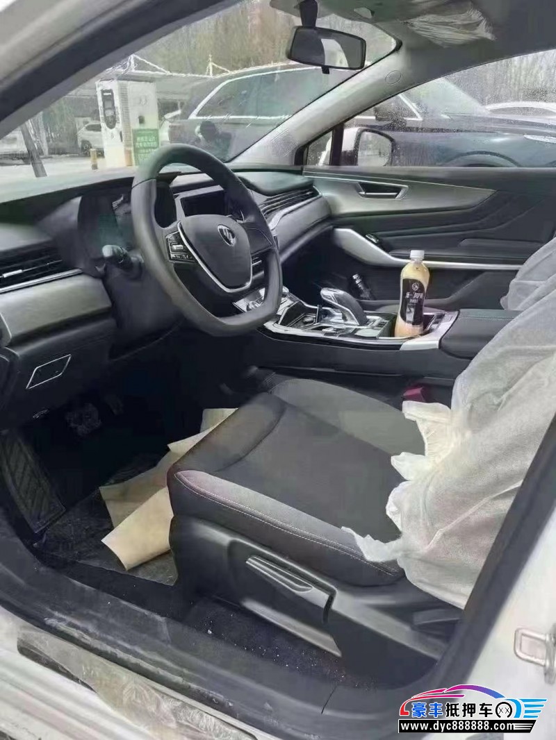 24年雷诺羿轿车抵押车出售