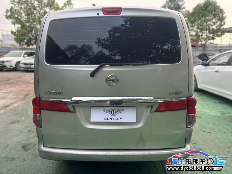 13年日产NV200轿车抵押车出售