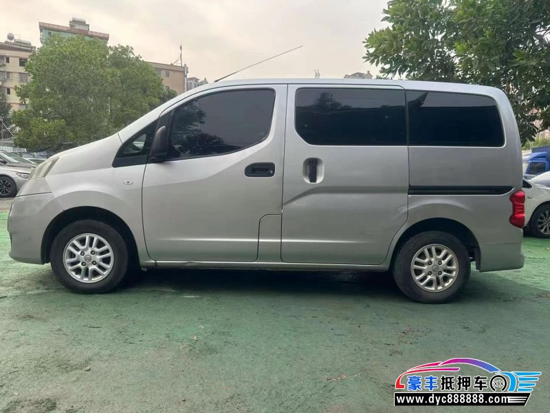 13年日产NV200轿车抵押车出售