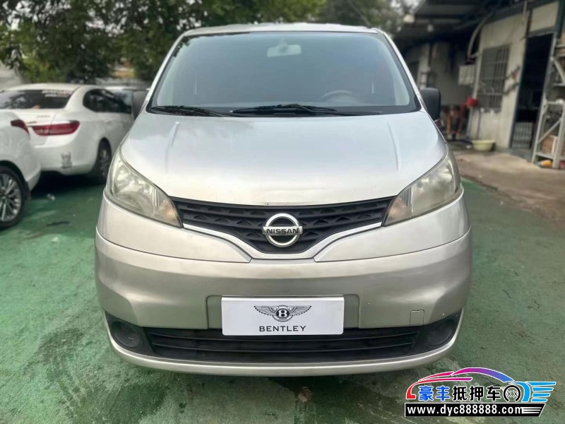 13年日产NV200轿车抵押车出售