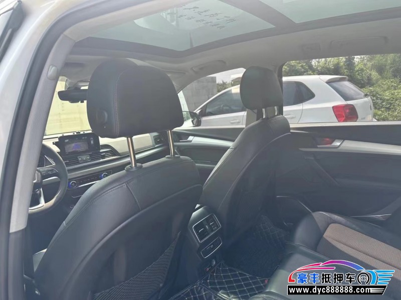 19年奥迪Q5轿车抵押车出售