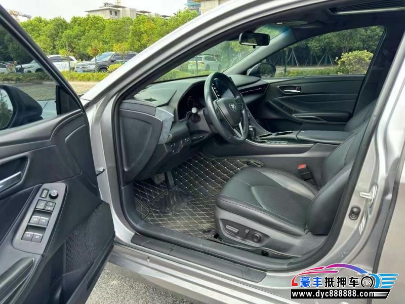 20年丰田亚洲龙轿车抵押车出售