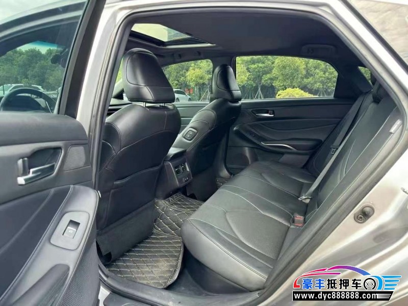 20年丰田亚洲龙轿车抵押车出售