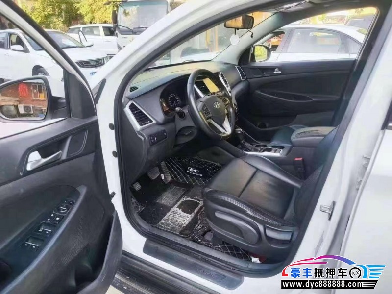 16年现代途胜轿车抵押车出售