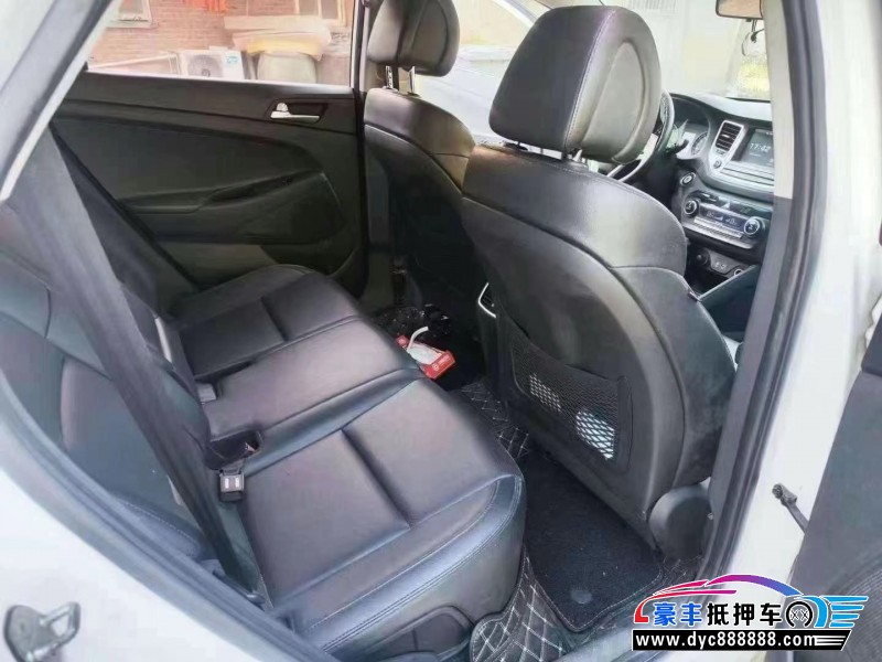 16年现代途胜轿车抵押车出售