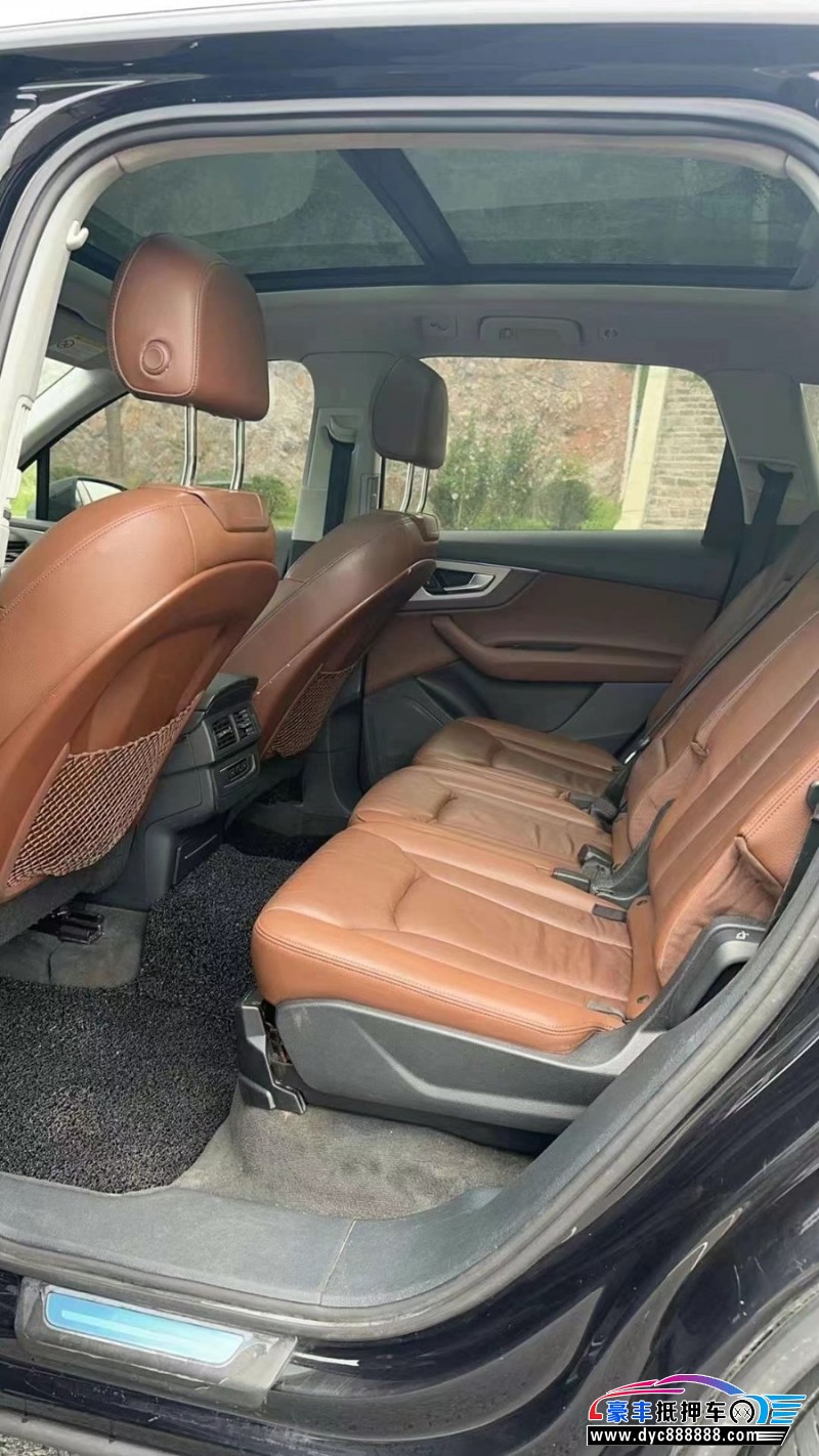 17年奥迪Q7轿车抵押车出售