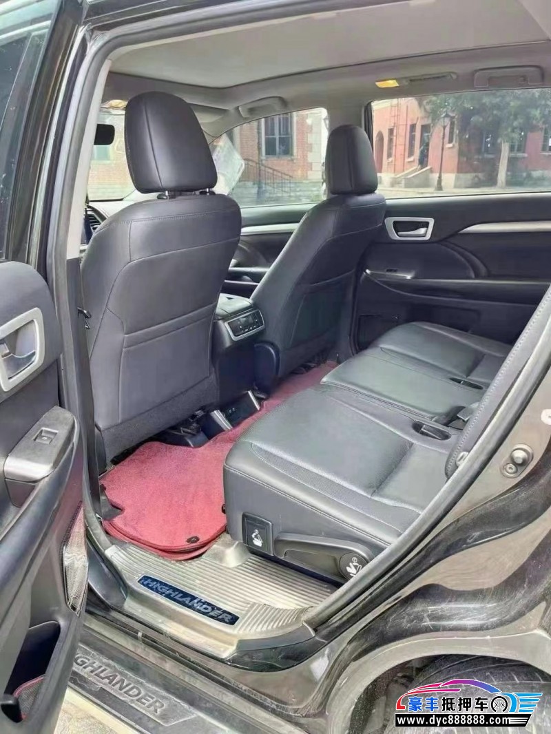 18年丰田汉兰达轿车抵押车出售