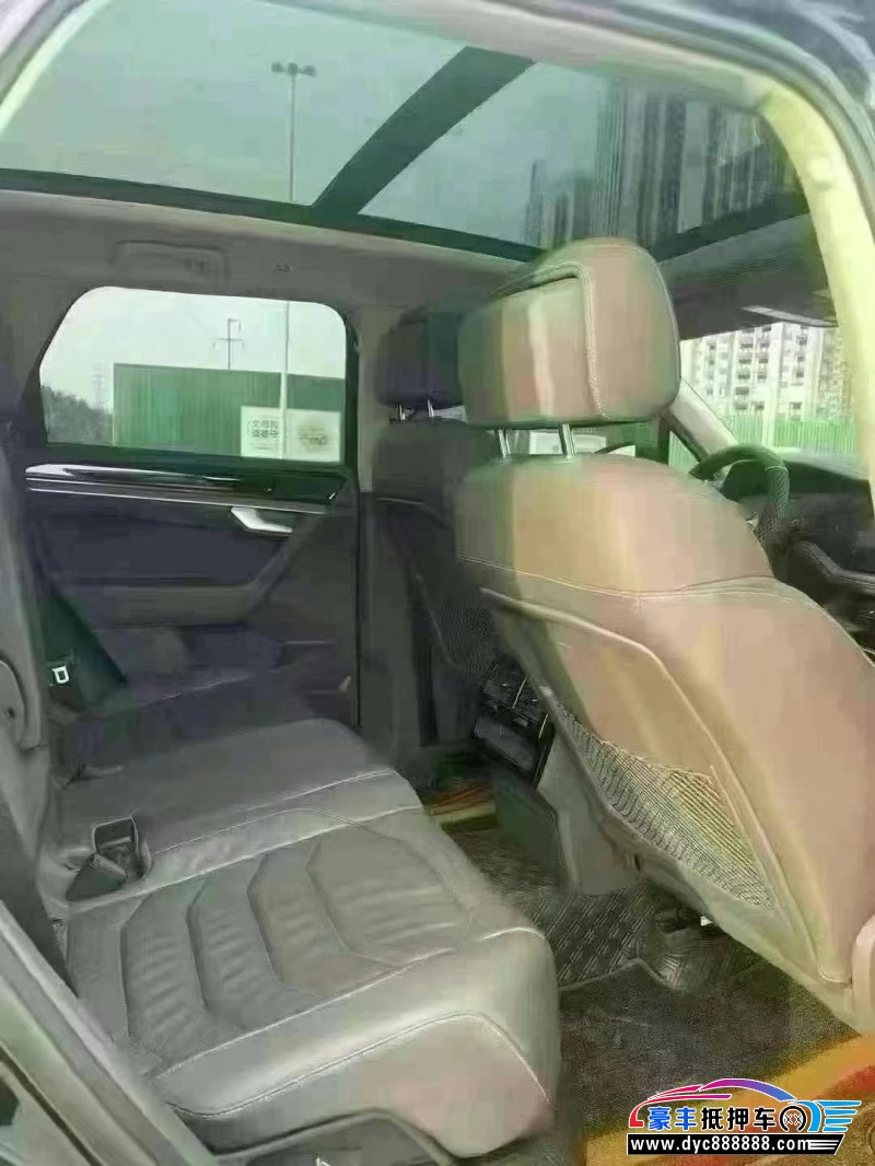 20年大众途锐轿车抵押车出售