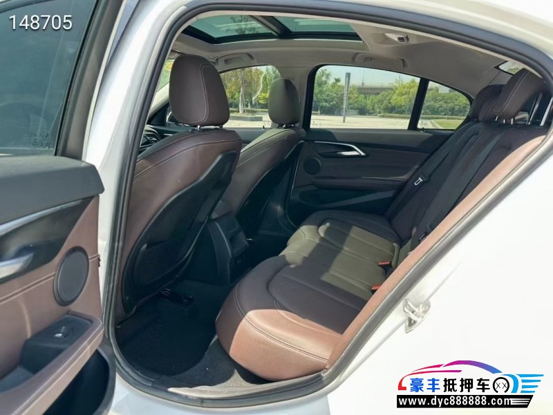 21年宝马1系轿车抵押车出售