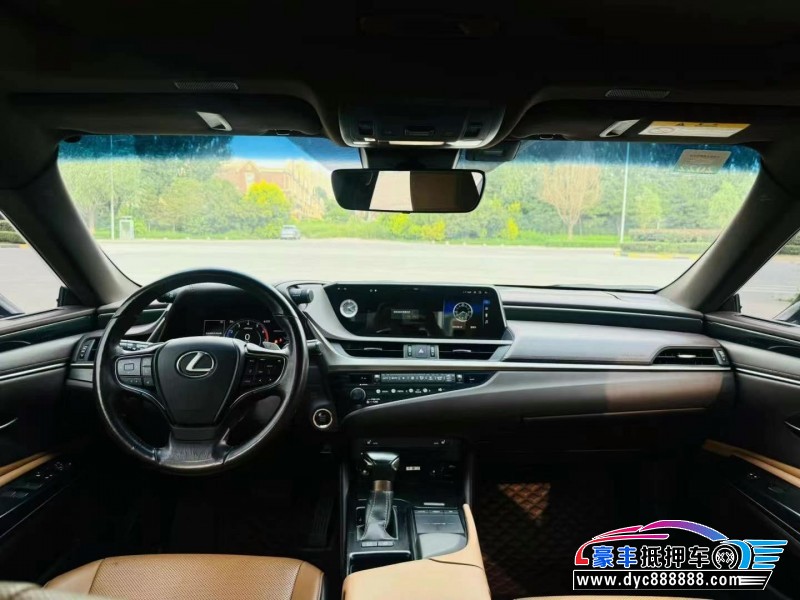 20年雷克萨斯ES轿车抵押车出售