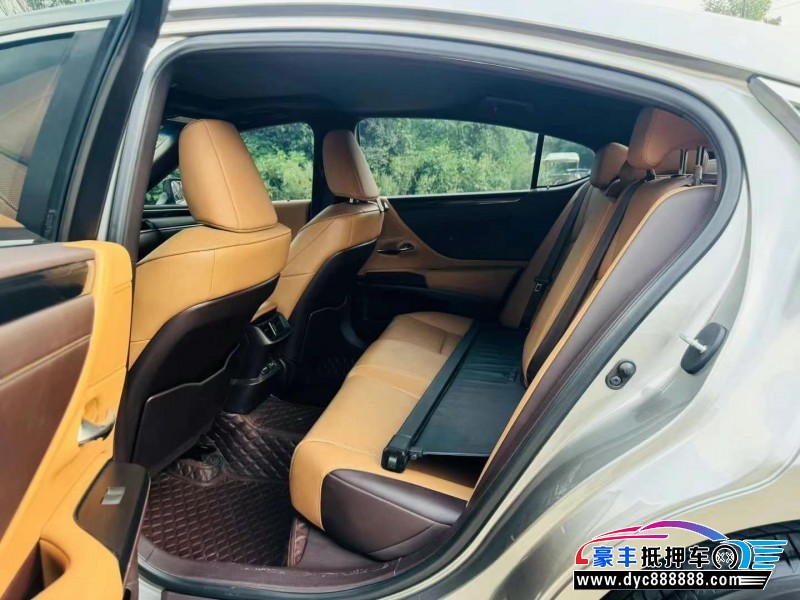 20年雷克萨斯ES轿车抵押车出售