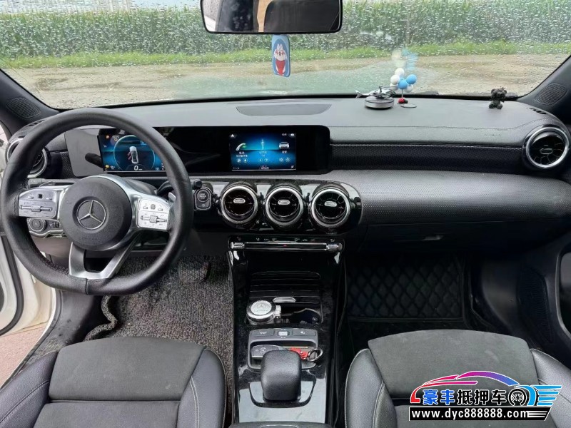 20年奔驰A轿车抵押车出售