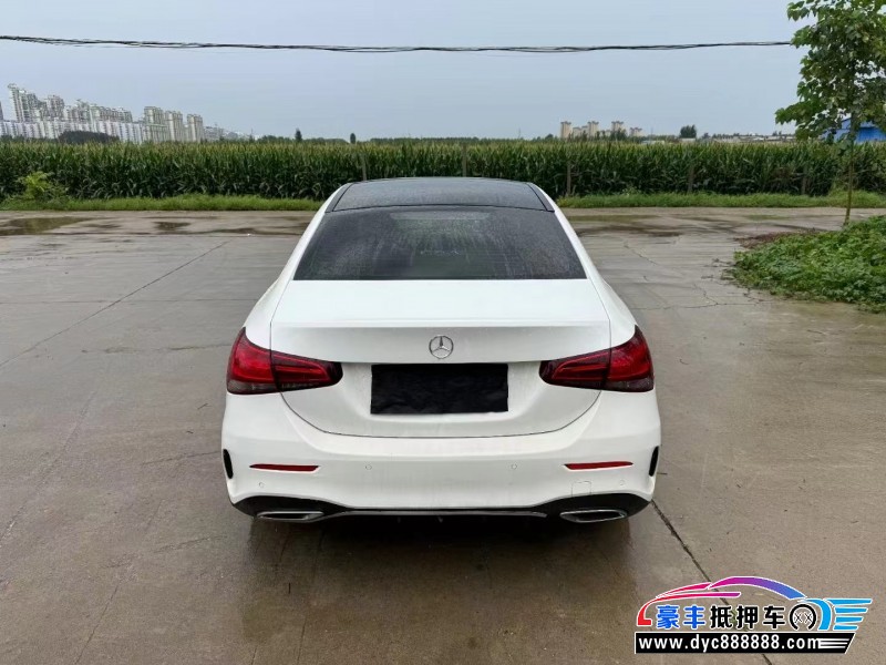 20年奔驰A轿车抵押车出售