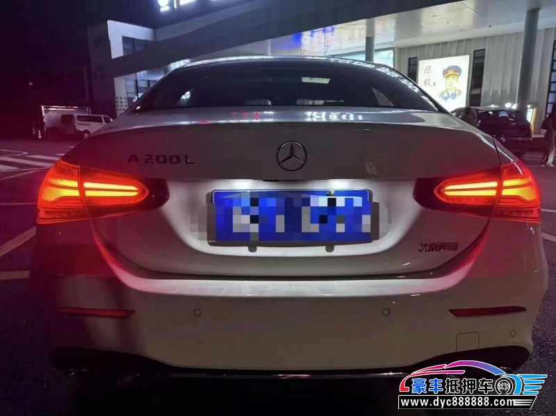 24年奔驰A轿车抵押车出售