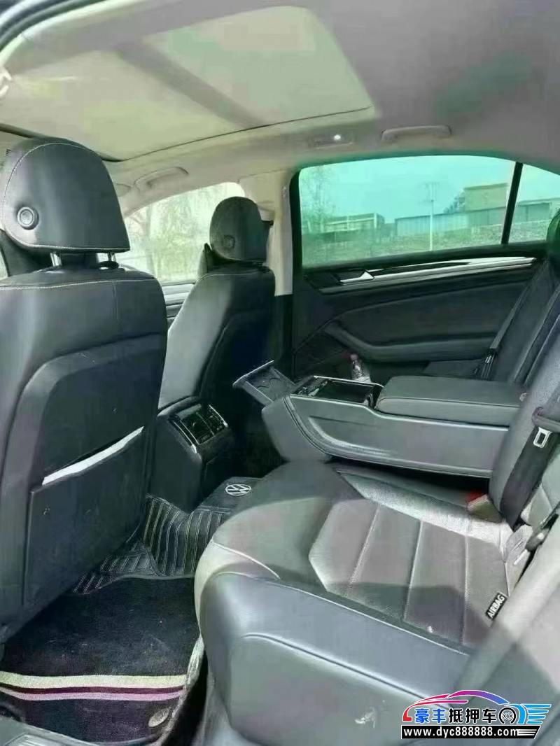 22年大众辉昂轿车抵押车出售