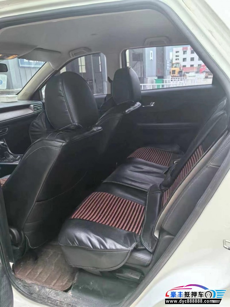 21年东风风光580轿车抵押车出售