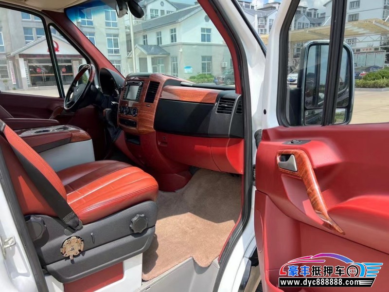 14年奔驰斯宾特轿车抵押车出售