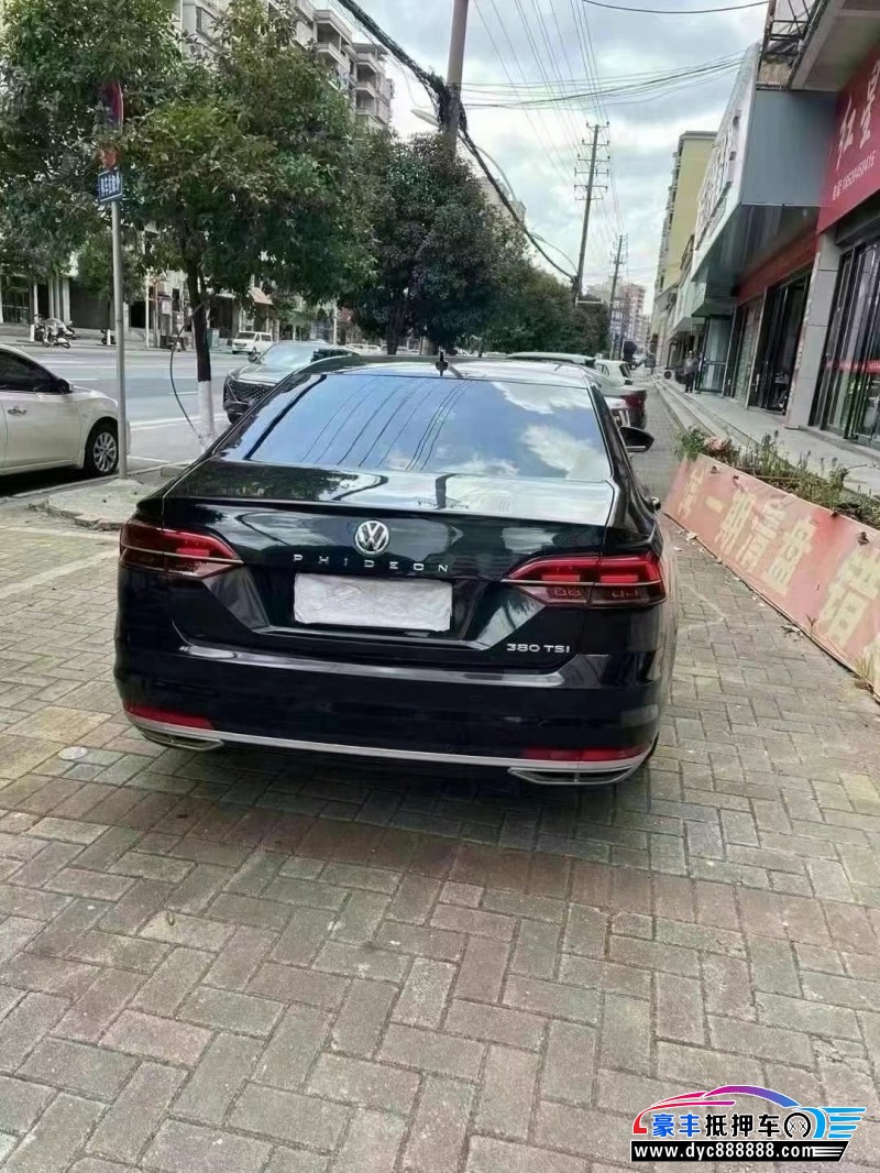 18年大众辉昂轿车抵押车出售