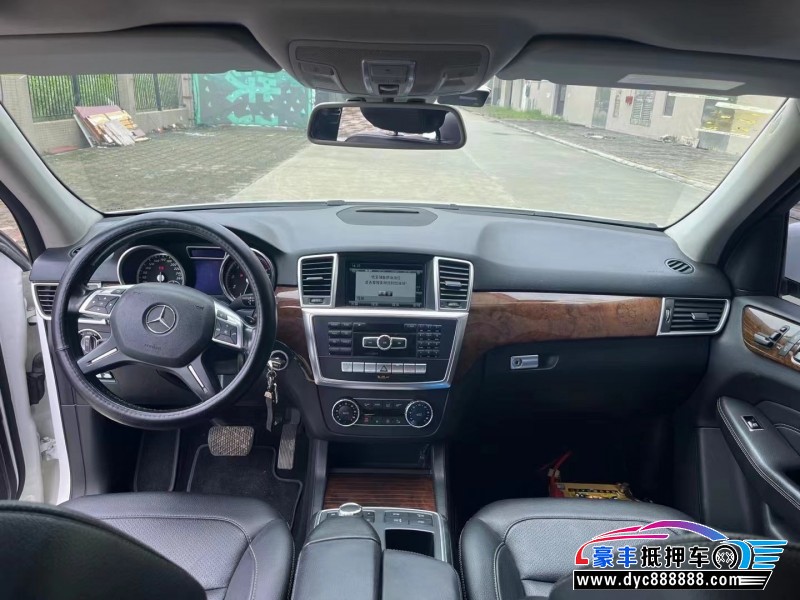 15年奔驰ML轿车抵押车出售