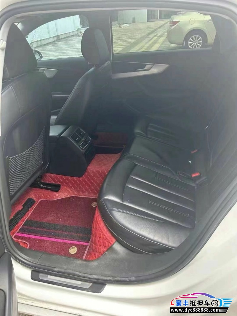 17年奥迪A4轿车抵押车出售