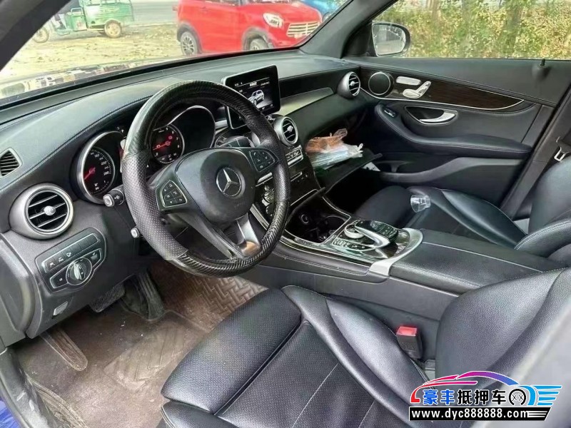 18年奔驰GLC轿车抵押车出售