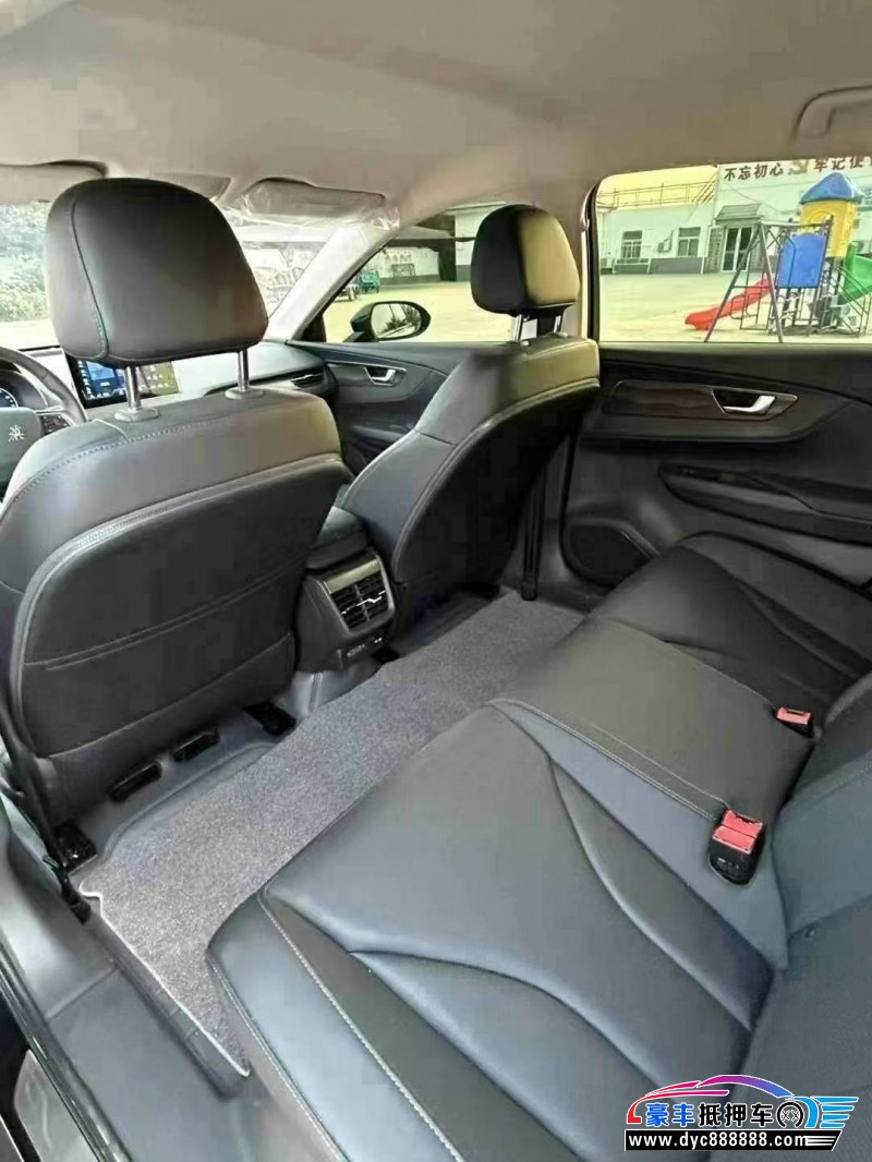 23年红旗EQM5轿车抵押车出售