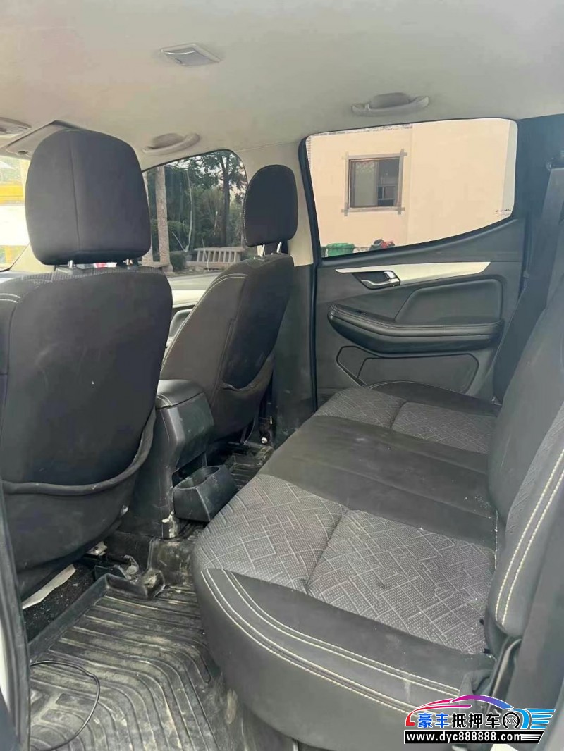 19年五十铃瑞迈轿车抵押车出售