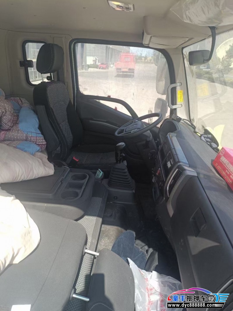 23年福田领航轿车抵押车出售