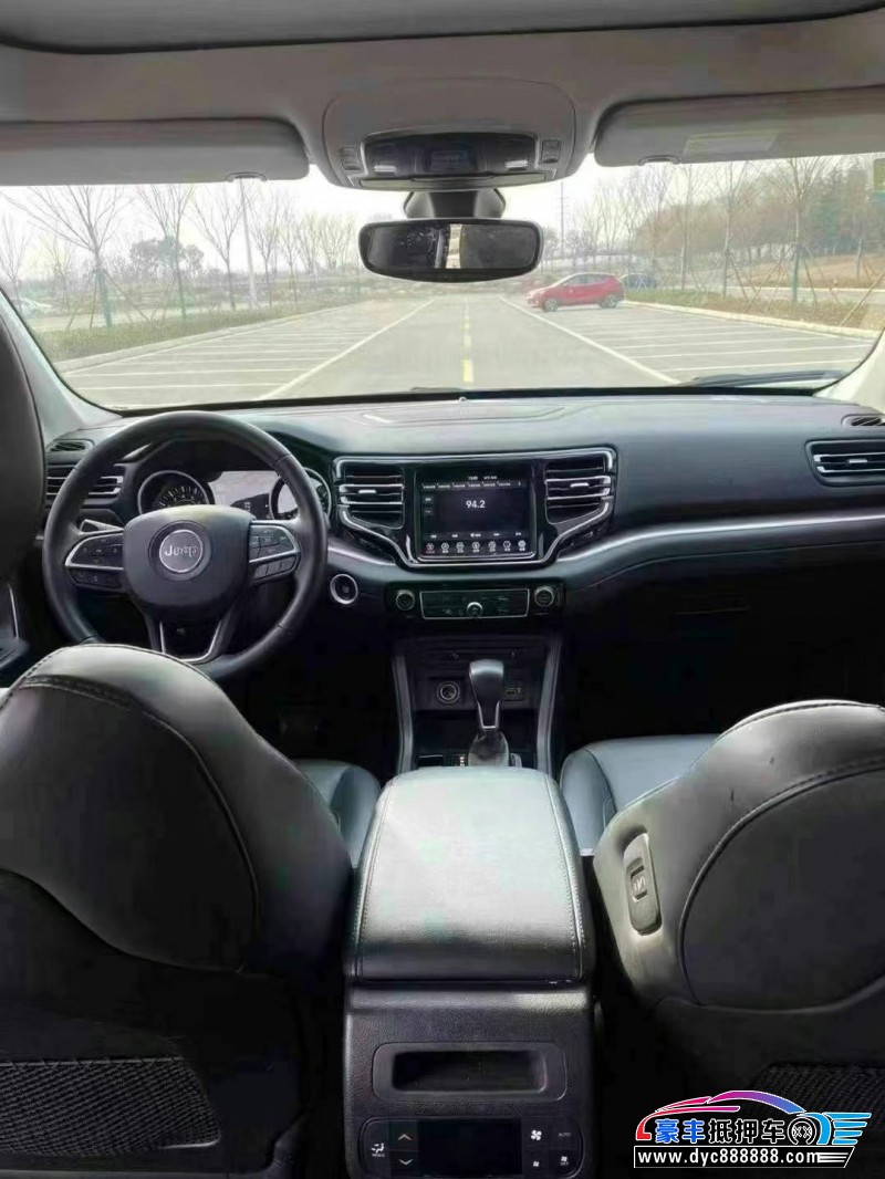 19年Jeep指挥官轿车抵押车出售