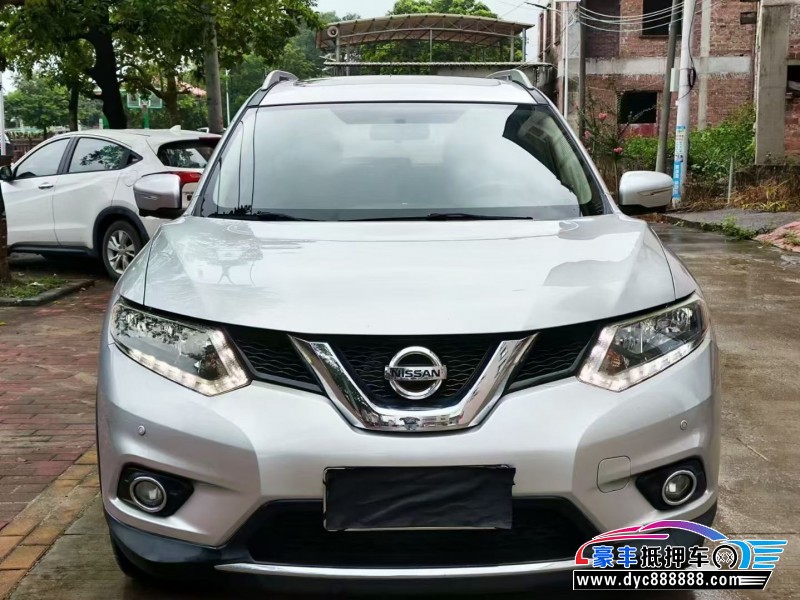 14年日产奇骏轿车抵押车出售