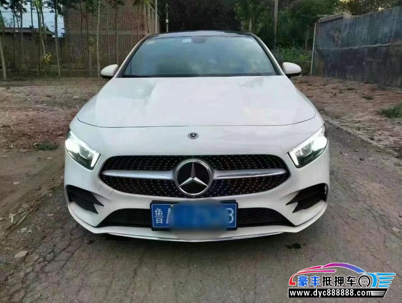 21年奔驰A轿车抵押车出售