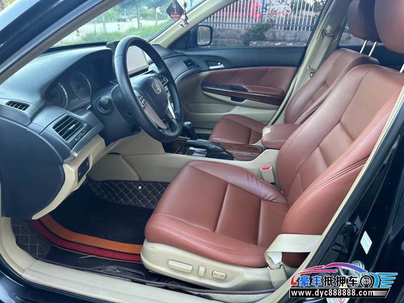 12年本田雅阁轿车抵押车出售