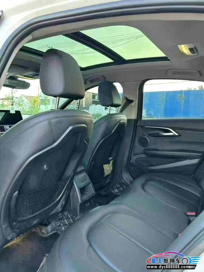 19年宝马1系轿车抵押车出售