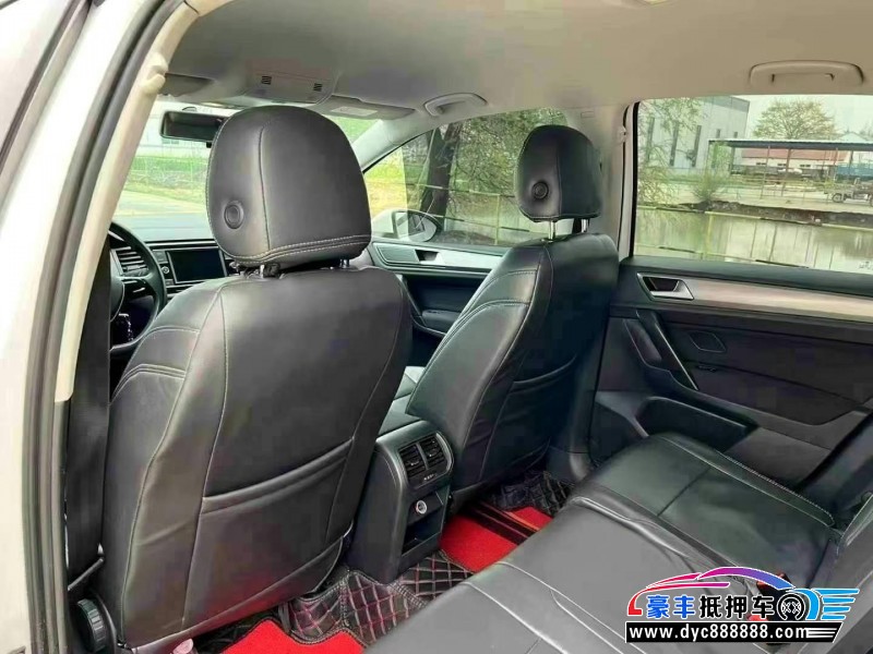 18年大众高尔夫轿车抵押车出售