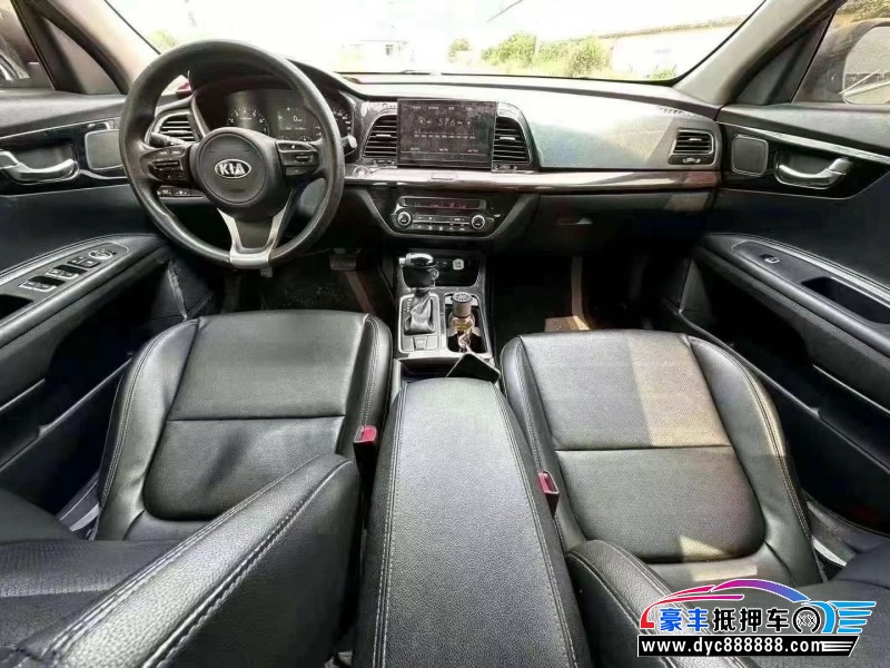 16年起亚K4轿车抵押车出售