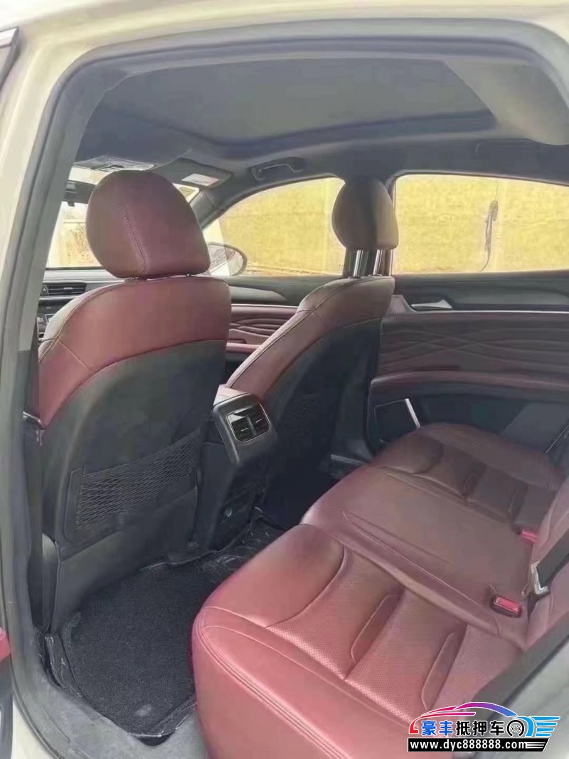 19年东风风光ix5轿车抵押车出售