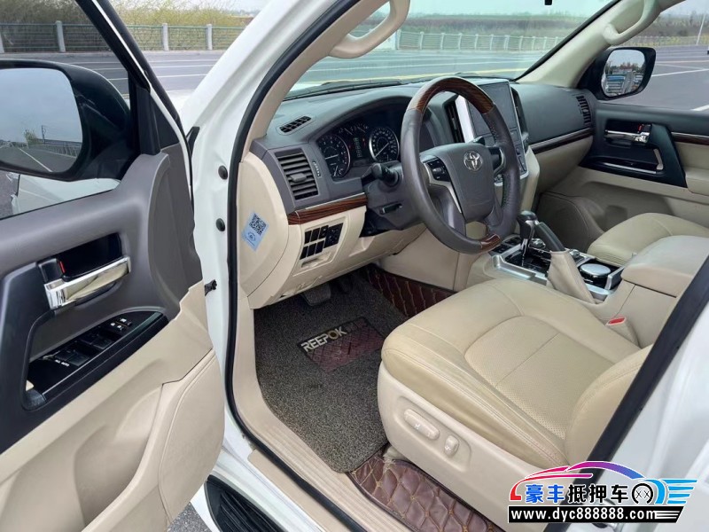 18年丰田兰德酷路泽（陆巡）轿车抵押车出售