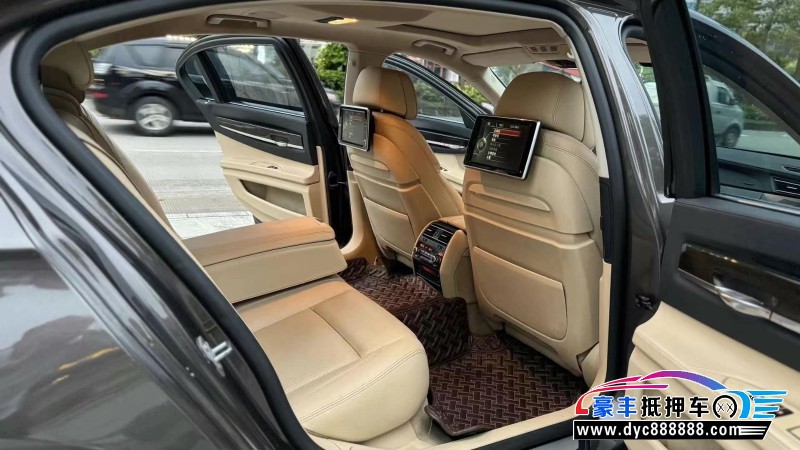 13年宝马7系轿车抵押车出售