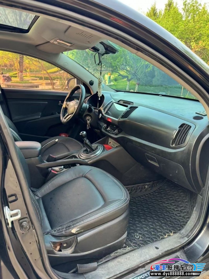 11年起亚智跑轿车抵押车出售