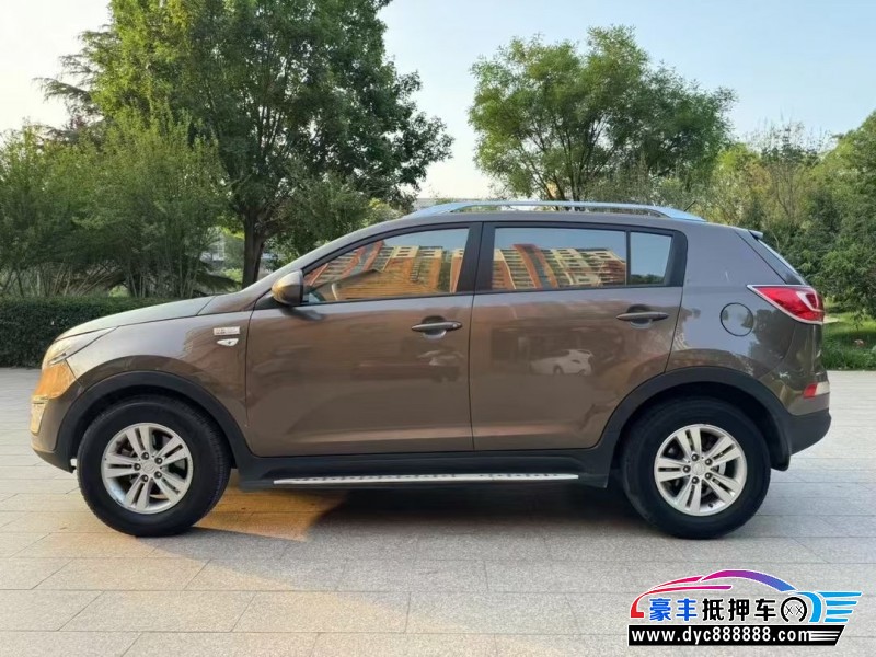 14年起亚智跑轿车抵押车出售