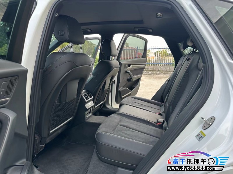 23年奥迪Q5轿车抵押车出售